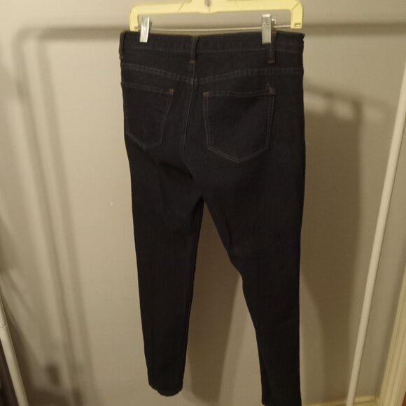 Ladies dark wash Forever 21 skinny jeans size 28 in great condition - Picture 2 of 3